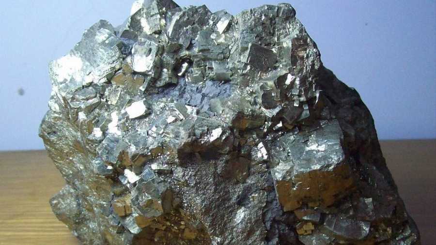 河南发现200亿特大型金矿 黄金价格会暴跌吗？详解中国金矿与金属矿石